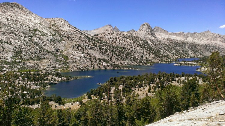 Heading down from Dragon Lake to Rae Lakes.
