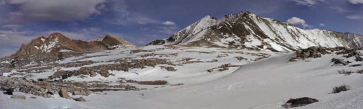 Goodale is looking easy on the left with Striped on the right looming over Taboose Pass.