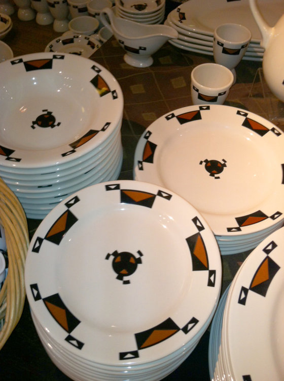 2013_nov_ahwahnee_china_display_jennifer_lopez.jpg