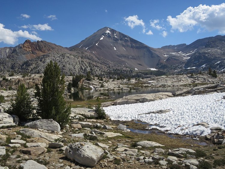 Cotton Lake plateau and Red Slate Mountain