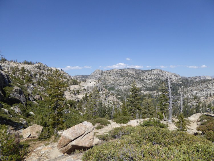 Wide, sweeping views reward you on the way to Piute Lake