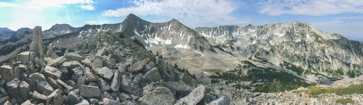 This is the southeast-south-southwest view from The Obelisk. As long as you don't look any further left towards Snowbird and its tram tower/summit station, any further right towards Salt Lake City, or behind you towards Little Cottonwood Canyon's access road, it'll feel nice and isolated. I was also seeing people on Pfeifferhorn's summit, and not just a few at some points (was on The Obelisk for a while). In fairness, I was the only one on The Obelisk.