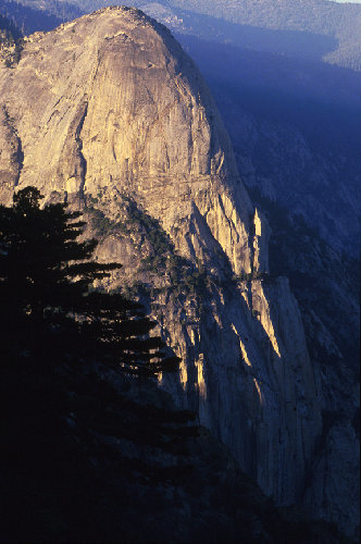 tehipite dome full view from trail198772.jpg