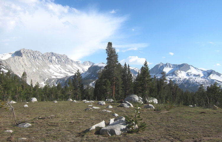 4 View south towards 4th Recess from lowest lake at 10,400 in Pioneer Basin