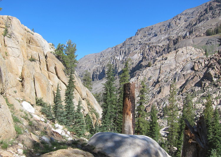 Interesting geologic contacts below Sheep Camp
