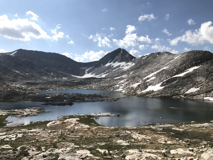 Vee Lake