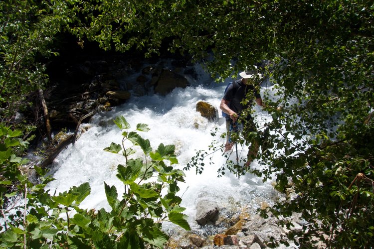 Hobbes crossing the lowest ford on Taboose Pass trail. Note that the water flow looks powerful, but it only comes up to knee-height.