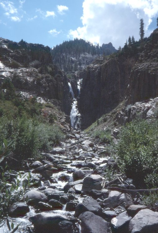 In late season 1988 I stayed close to the creekbed and often walked in the creek itself. Slow going but II was able to avoid the worst of the bushwhacking. Staying high is the better option.