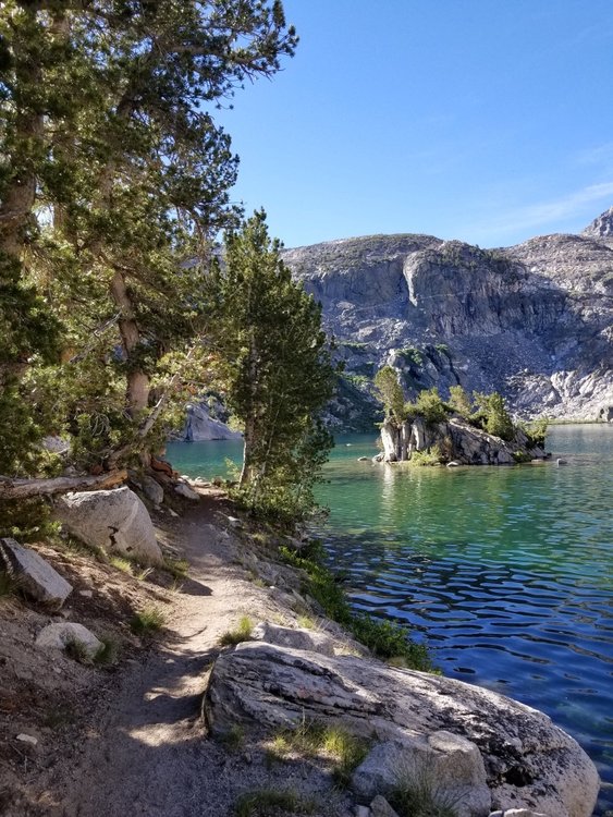 ...no wonder Rae Lakes is popular...