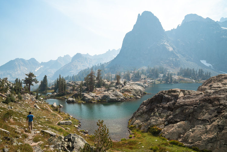 backpacking-minaret-lake-302693.jpg