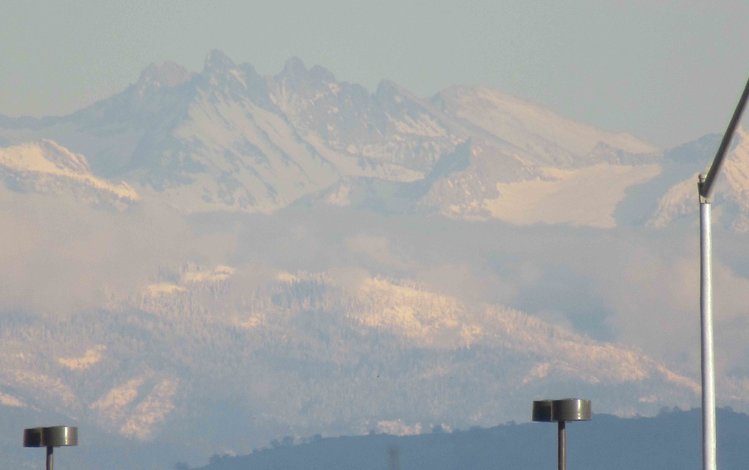The Kaweahs are a bit more distant and are usually not this clear.