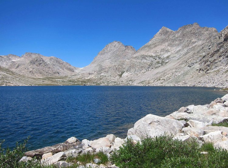 Bewmark Lake on the south side of Photo Pass