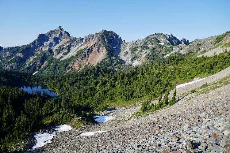 Box Ridge and one of Park Lakes in the Alpine Lakes Wilderness.