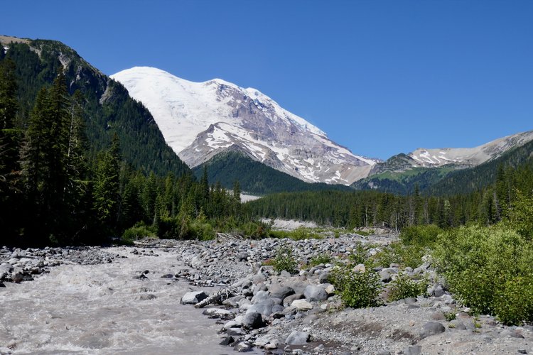 White River &amp; Mt Rainier at the crossing near the White River campground.