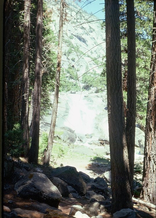 1975.069.jpg