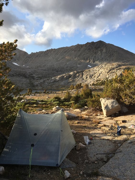camp next to Lake 11092