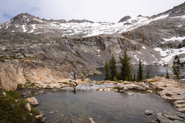 Above the northern Twin Lakes on the way to Island