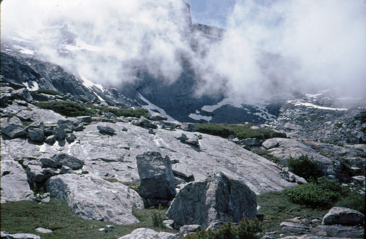 Little &quot;ElCap&quot; hidden in the fog and clouds