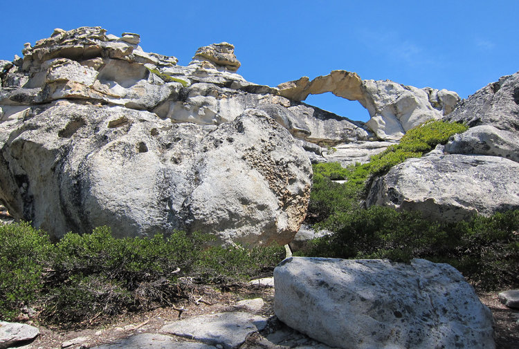 Natural Arch above North Dome, North Rim Traverse
