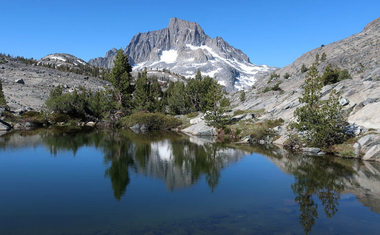 Mt Banner dominates the view on way to Thousand Island Lake