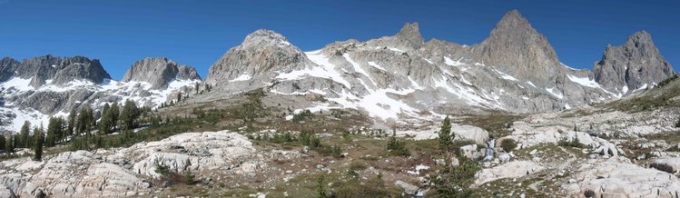View towards Mt Ritter on trail above Ediza lake