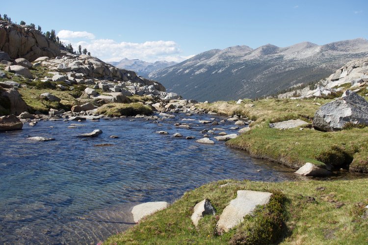Vistas over Lyell Fork, on my way to Donohue Pass