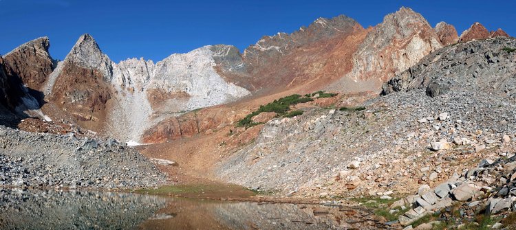 Tarn below Hopkins Pass