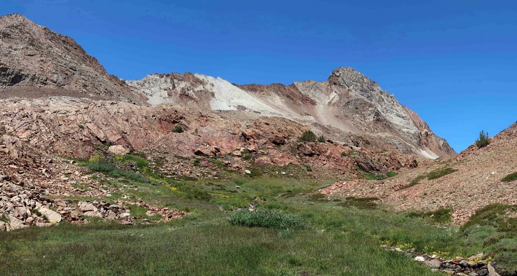Descending several bench valleys on way to McGee Lakes