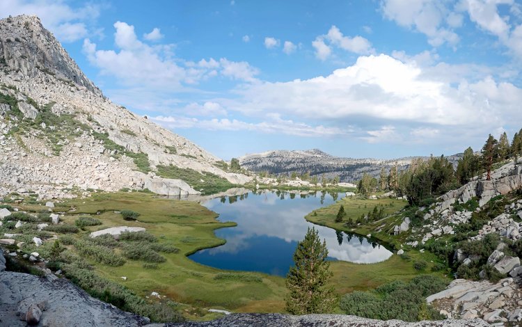 Hummingbird Lake on way to Mantel Pass