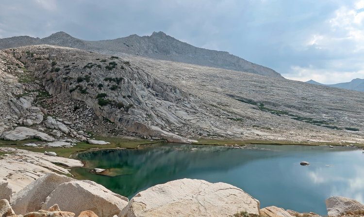 Unnamed lake on east side of Mantel Pass