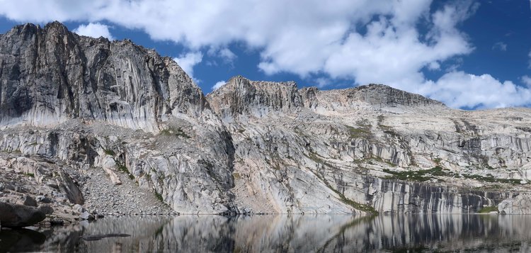 Cliffs at lake above Big Bird Lake