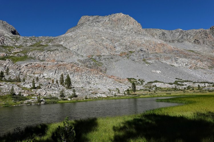 The lush valley just south of Lake 10232