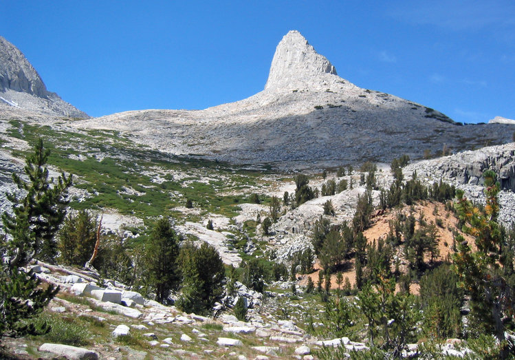 view back at ridge between Vannacher Needle and Ruskin