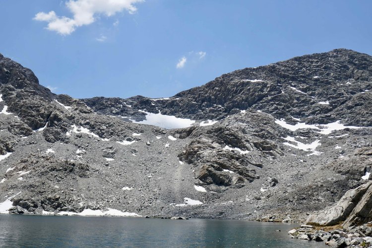 Approach from north. Hudson Pass far left of center. Snow field in center is marked on topo and the formation I call the &quot;prominence&quot; is in the foreground to the right.
