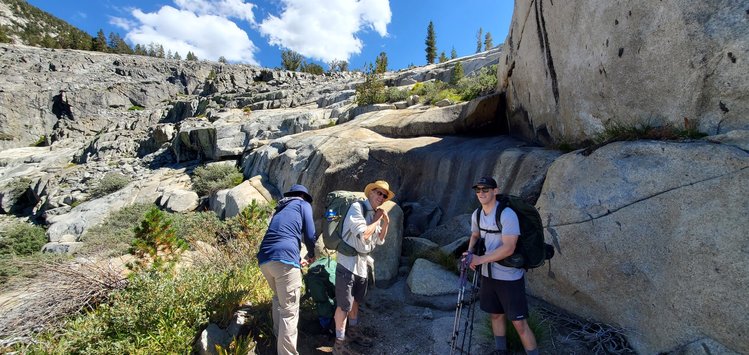 Dropping down past Glacier Lakes towards State Lakes
