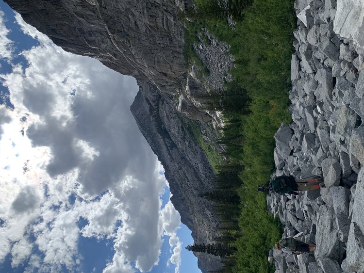 The clearly marked trail out of the Muro Blanco