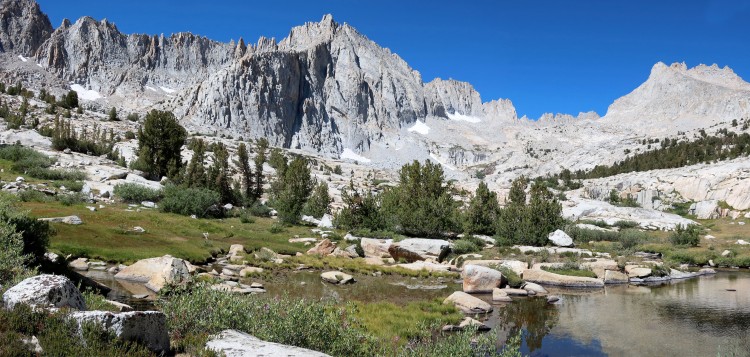 Day-hike to upper valley