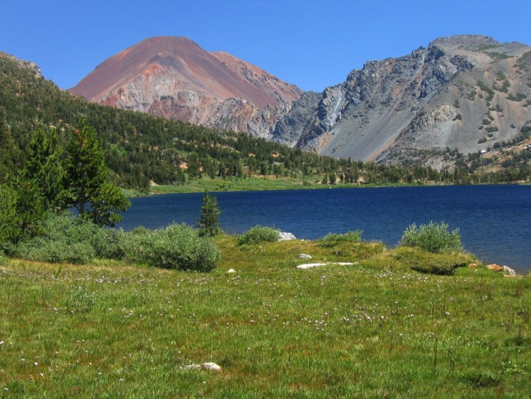 Dunderberg Peak over Summit Lake
