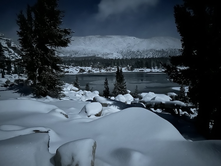 d4-130-lake-2-snow.jpg