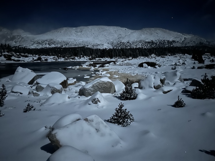 d4-160-lake-2-east-snow.jpg