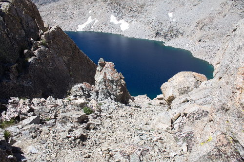 The view from a point that is labelled &quot;The Keyhole&quot; in http://donsnotes.com/places/california/humphreys_basin.html