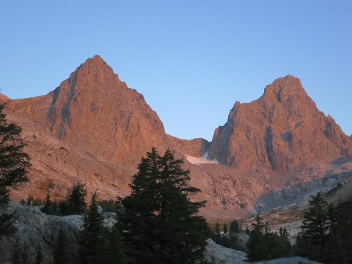 Glacier on the southeast side of the Ritter-Banner Saddle